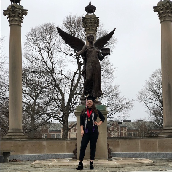 Meet your Posher, Taylor - Picture 4 of 14